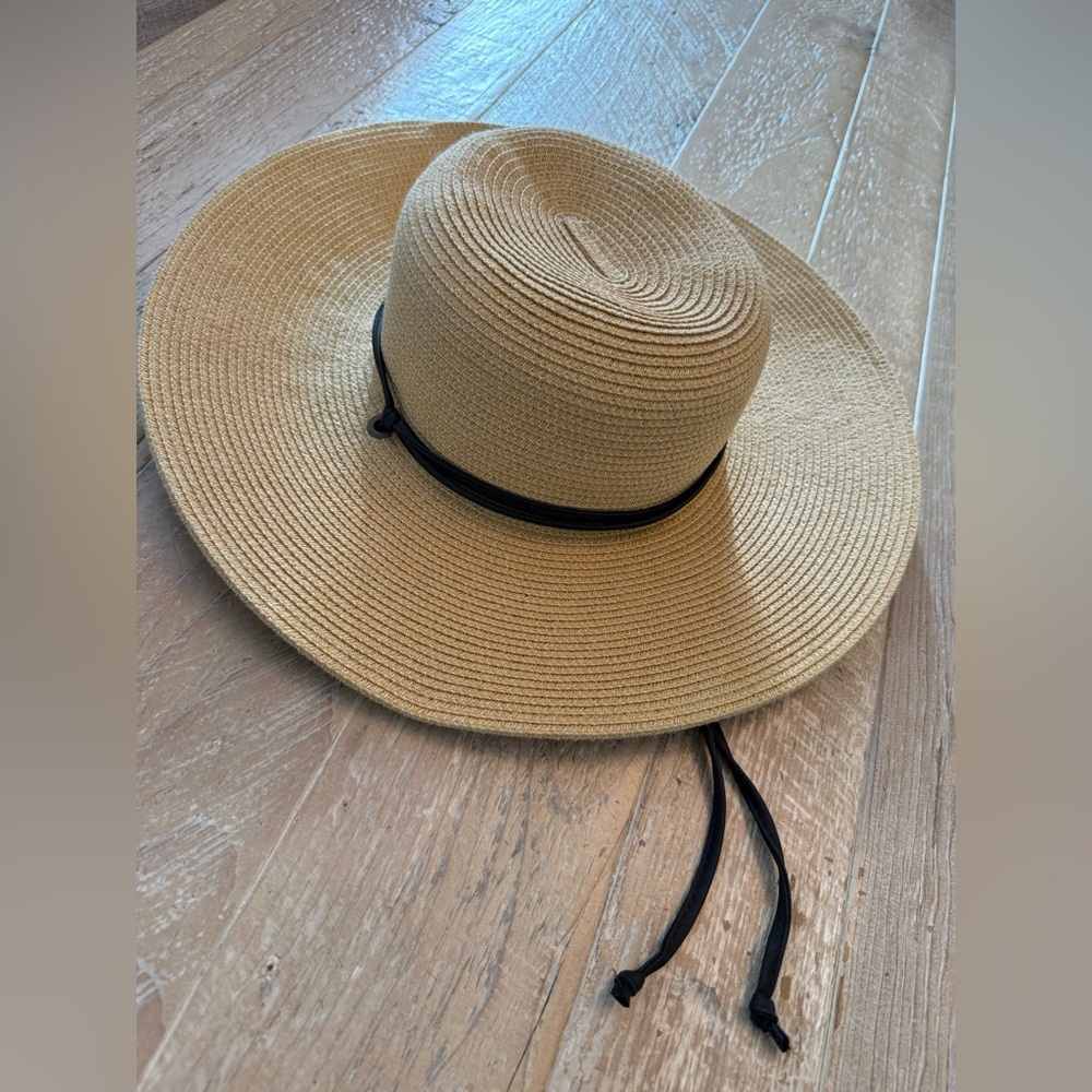 Sloggers Natural Straw Sun Hat with Black Chin Strap